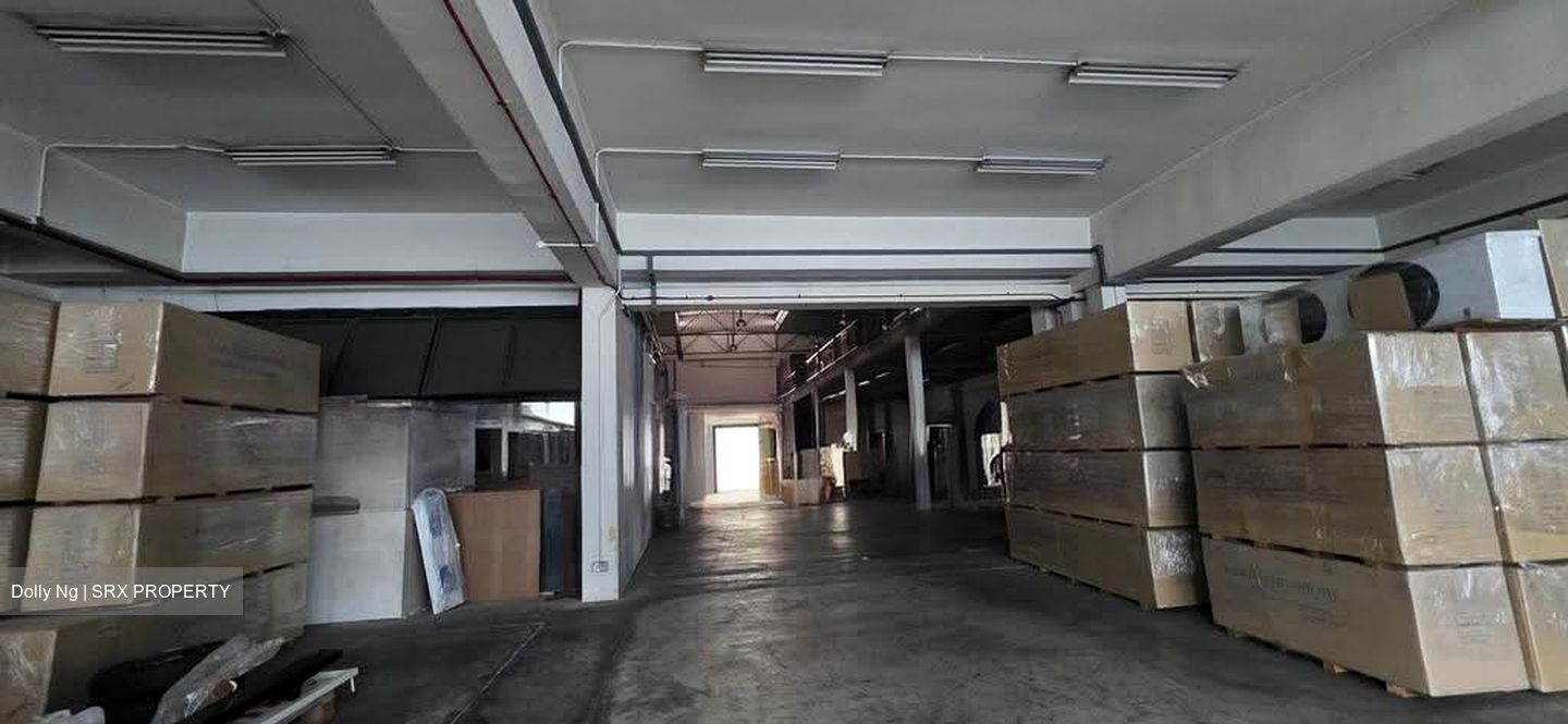 Gul Lane (D22), Factory #633707341